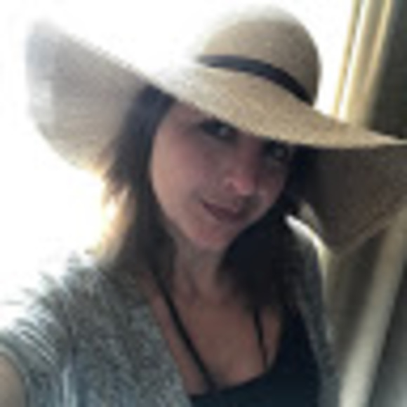 Meet your Posher, Raejean - Picture 1 of 1